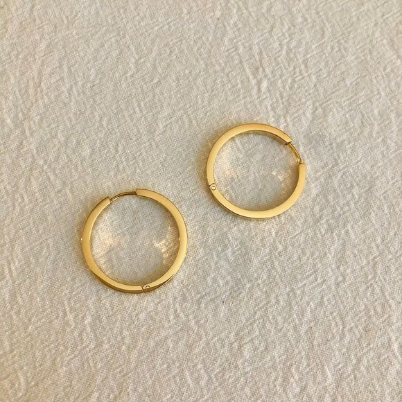 18K Thick Gold Plated Chloe Minimalistic Thin Dainty Hoops Earrings - Picture 6 of 7